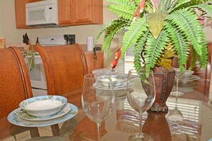 Parrilla de estufa, lavavajillas y utensilios de cocina 