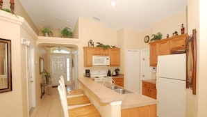 House | Private kitchen - Lovely 3 Bed 2 Bath Pool Home With Games Room (Clermont)
