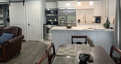 Cozy family bungalow perfect for a couple or family of four
