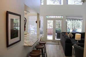 Interior - Skyview Chalet - Prescott Cabin Rentals (Prescott)