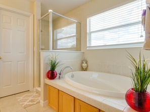 Towels - 6BR w/ Pool • Near Disney • Sleeps 12 (Davenport)