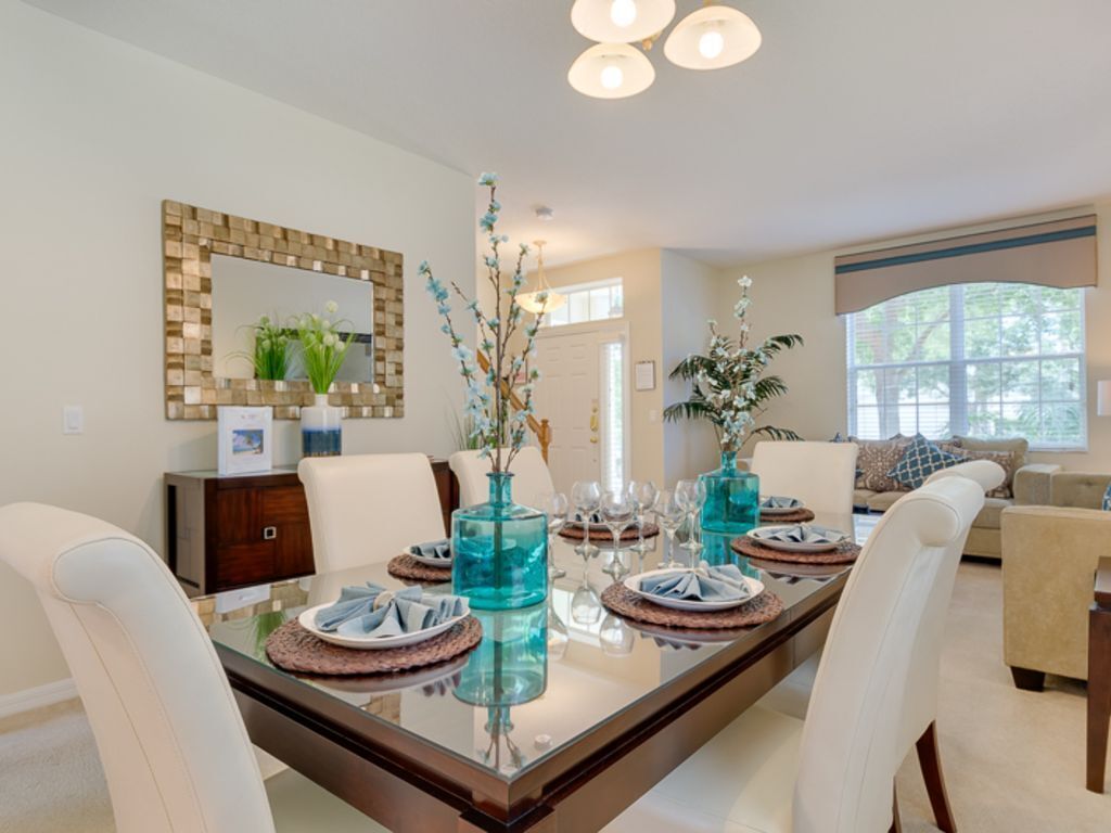Elegant 6-Bedroom Retreat | Luxury & Comfort