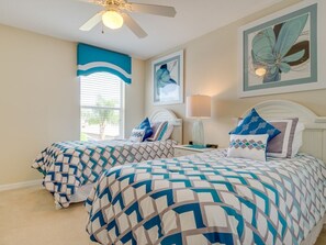 6 bedrooms, iron/ironing board, travel cot, free WiFi - 6BR w/ Pool • Near Disney • Sleeps 12 (Davenport)