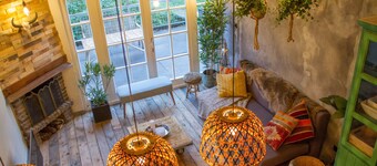 Balistyle guesthouse in the forest near Amsterdam with Hottub