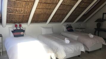 Rumah Standar, 5 kamar tidur | Wi-Fi gratis dan seprai linen