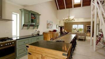 Standard House, 5 Bedrooms | Interior
