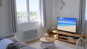 TV, bordtennis og bøker