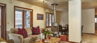 JHRL - Teewinot Condo, askeleen päässä Moose Creek -hissistä