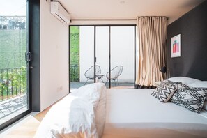 2 عدّة غرف نوم ومكواة/لوح كي وواي فاي وملاءات أسرّة