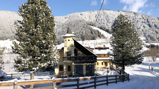 Front of property - Gurkhof Ferienwohnungen (Gnesau)