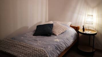 2 slaapkamers, een strijkplank/strijkijzer, wifi, beddengoed