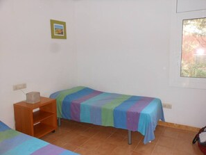 3 chambres, fer et planche à repasser, Wi-Fi, literie fournie