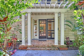 Exterior detail - Melbourne Waterfront 1 Bed 1 Bath Entire Apartment O (Melbourne)