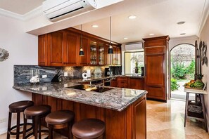 Fridge, microwave, oven, stovetop - Luxury Villa directly on #1 Beach in Costa Rica (Playa Flamingo)