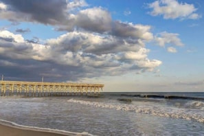 Beach nearby - Cozy Beach View Condo,Pool,Sm Dogs ok,H32 (Myrtle Beach)