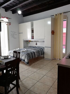 1 habitación, escritorio y insonorización 