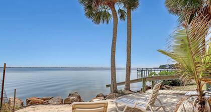 Melbourne Waterfront 1 Bed 1 Bath Entire Apartment