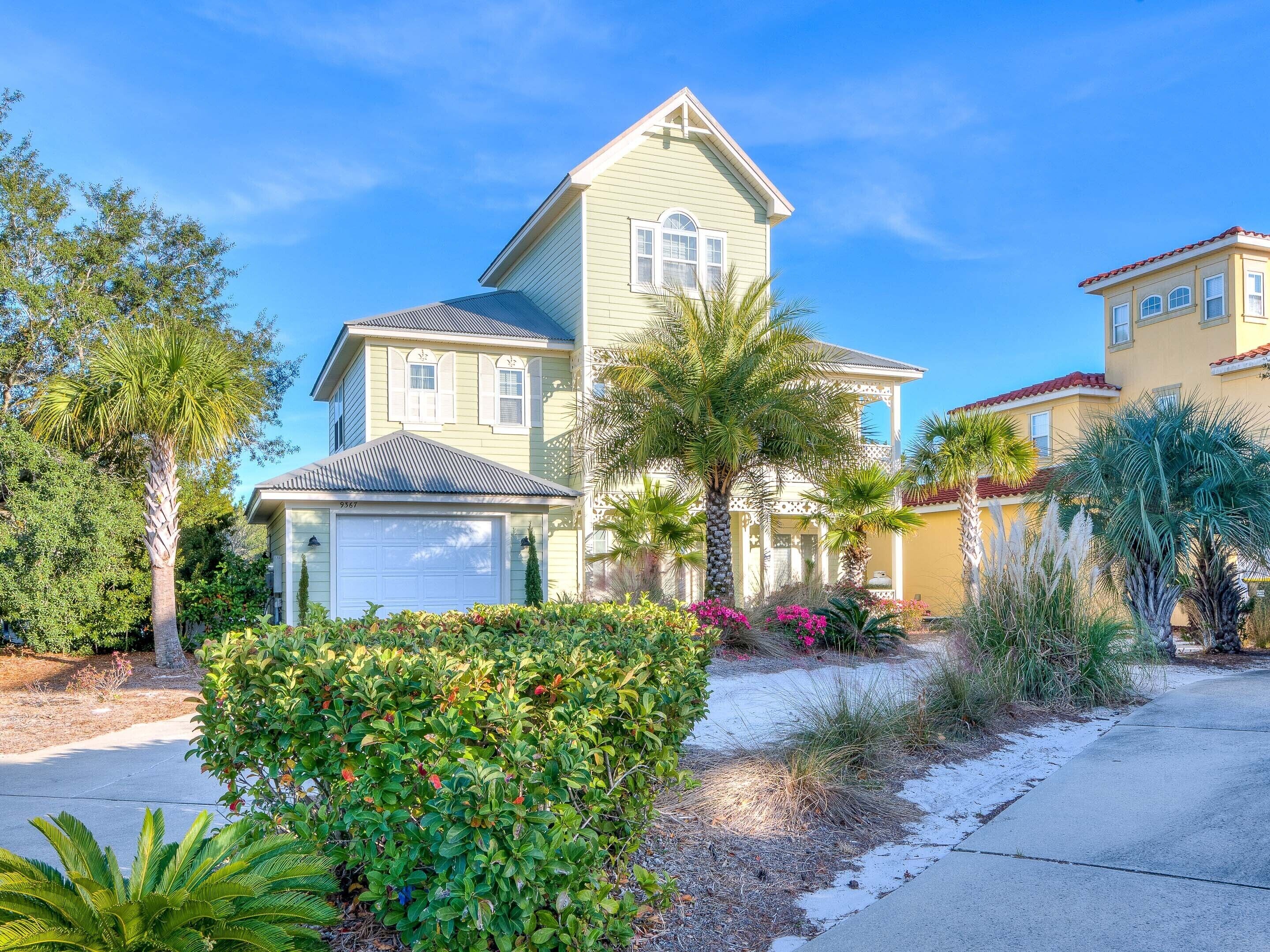 Bella Vue~ Stunning 3BR/3 1/2 BA beach house!