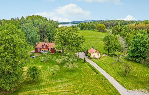 Awesome home in Långserud with WiFi