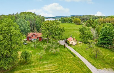 Awesome home in Långserud with WiFi