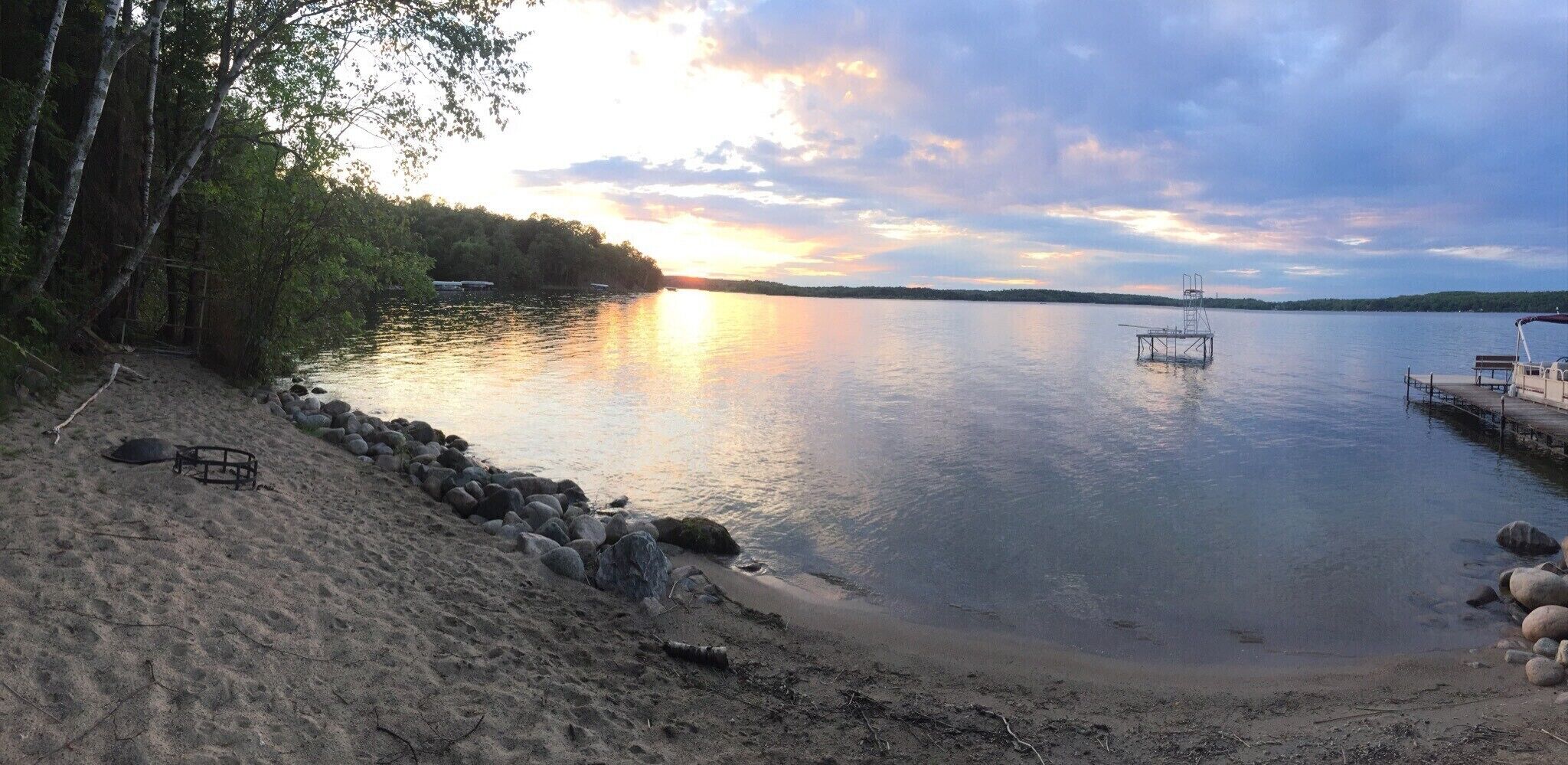 靠近海滩、沙滩椅、沙滩毛巾