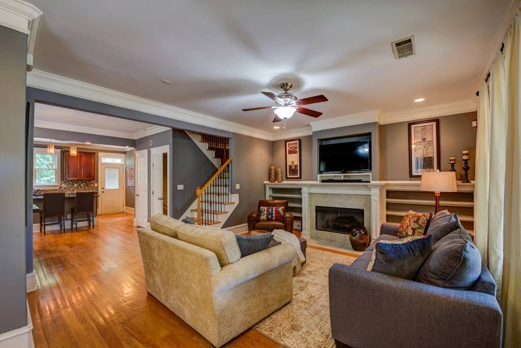 Télévision, cheminée