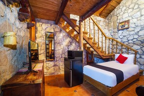 Habitación familiar, vistas al jardín | Ropa de cama