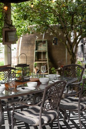 Outdoor dining