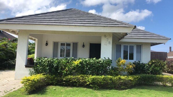 Exterior - private house in gated community with access to private beach (Richmond Estate)
