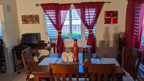 Dining - private house in gated community with access to private beach (Richmond Estate)