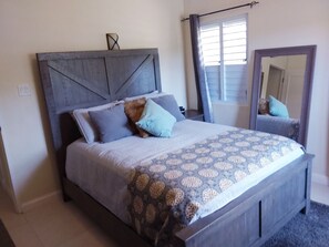3 bedrooms, in-room safe, iron/ironing board, free WiFi - private house in gated community with access to private beach (Richmond Estate)