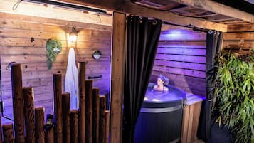 Căn hộ Cao cấp, không hút thuốc, phòng tắm hơi (LE LOFT : en Option Patio + Bain Finl) | Hiên