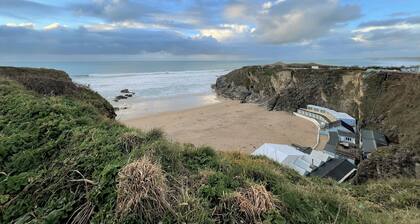 A superbly situated property that is just a short walk from two fabulous beaches