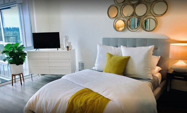 ملاءات للفراش لا تسبب الحساسية ومكواة/لوح كي وواي فاي مجانًا