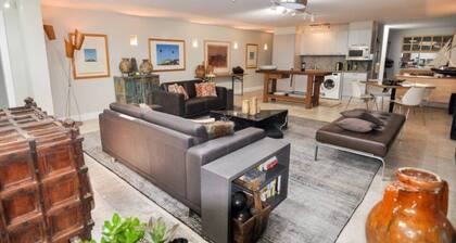 .:: Mosman DesignerApartment - Hidden Gem - NEW LISTING