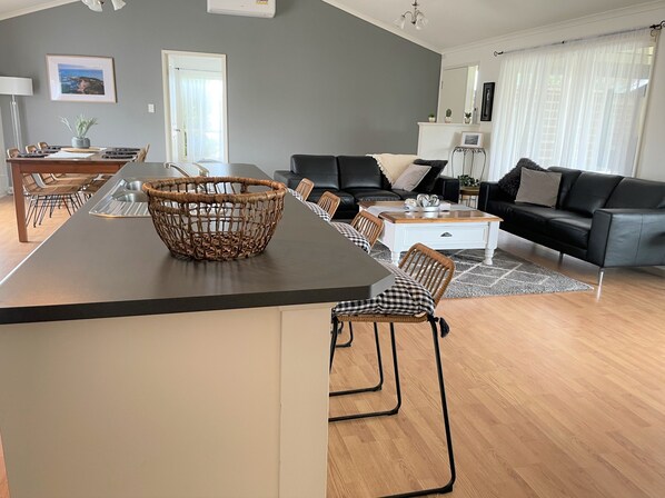 Interior - Large property, walking distance to main street, shops and playground (Robe)