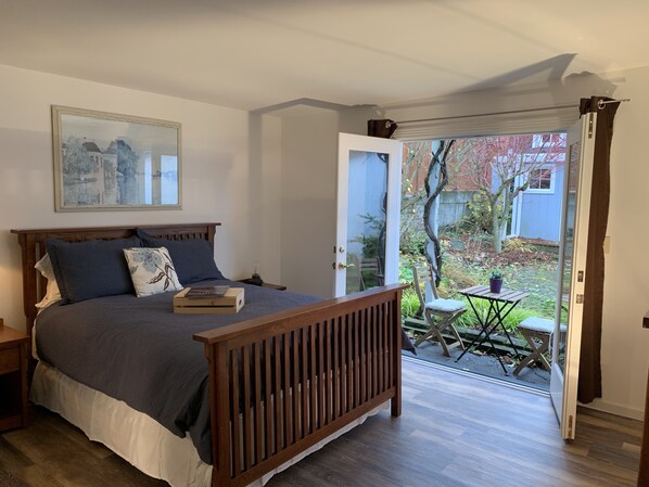 1 bedroom, desk, iron/ironing board, free WiFi