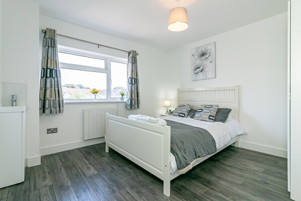 Comfort Double Room, Garden View - Denby Lodge (Letchworth)