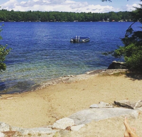 Plage, chaises longues, serviettes de plage