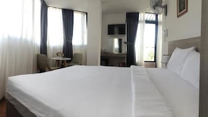 Premium bedding, minibar, desk, soundproofing - RED ISLAND HOTEL (Bac Nha Trang)
