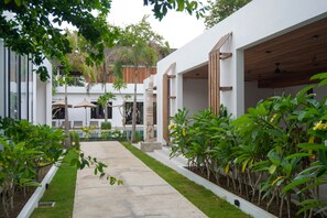 المنشأة من الخارج