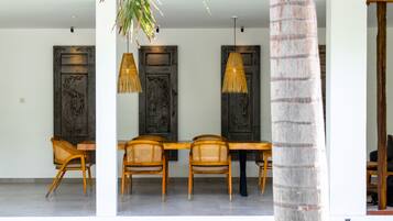 Exclusive Suite, 3 Bedrooms, Private Pool | Ruang makan