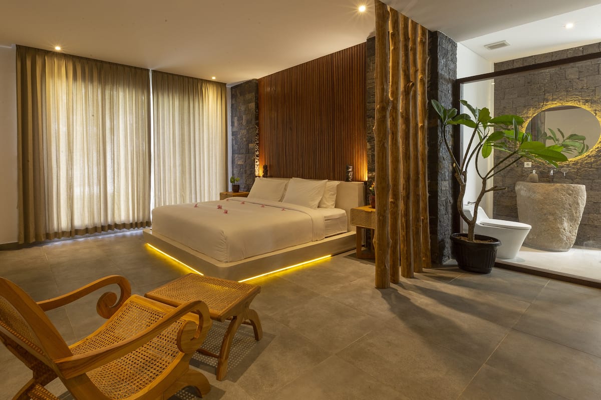 Family Suite, 2 Bedrooms | 2 bedrooms, premium bedding, minibar, in-room safe