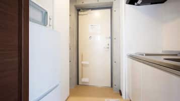 Loft Room 5F, Non Smoking | Desk, iron/ironing board, free WiFi, bed sheets