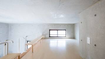 Loft Room 5F, Non Smoking | Desk, iron/ironing board, free WiFi, bed sheets