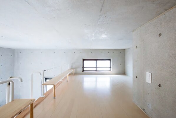 Quarto, para não fumantes (Loft, 5F) | Escrivaninha, ferros/tábuas de passar roupa, Wi-Fi de cortesia