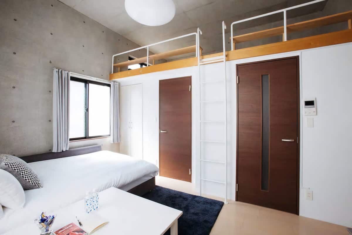 Desk, iron/ironing board, free WiFi, bed sheets
