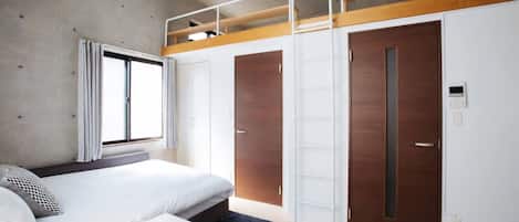 Chambre, non-fumeur (Loft, 5F) | Bureau, fer et planche Ă repasser, accĂšs au Wi-Fi (inclus)