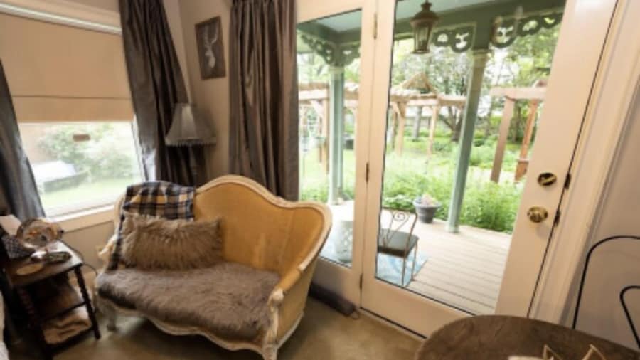 Iron Amethyst Inn Boutique Hotel