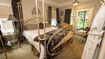 The Nordic Retreat | Premium bedding, pillowtop beds, individually decorated